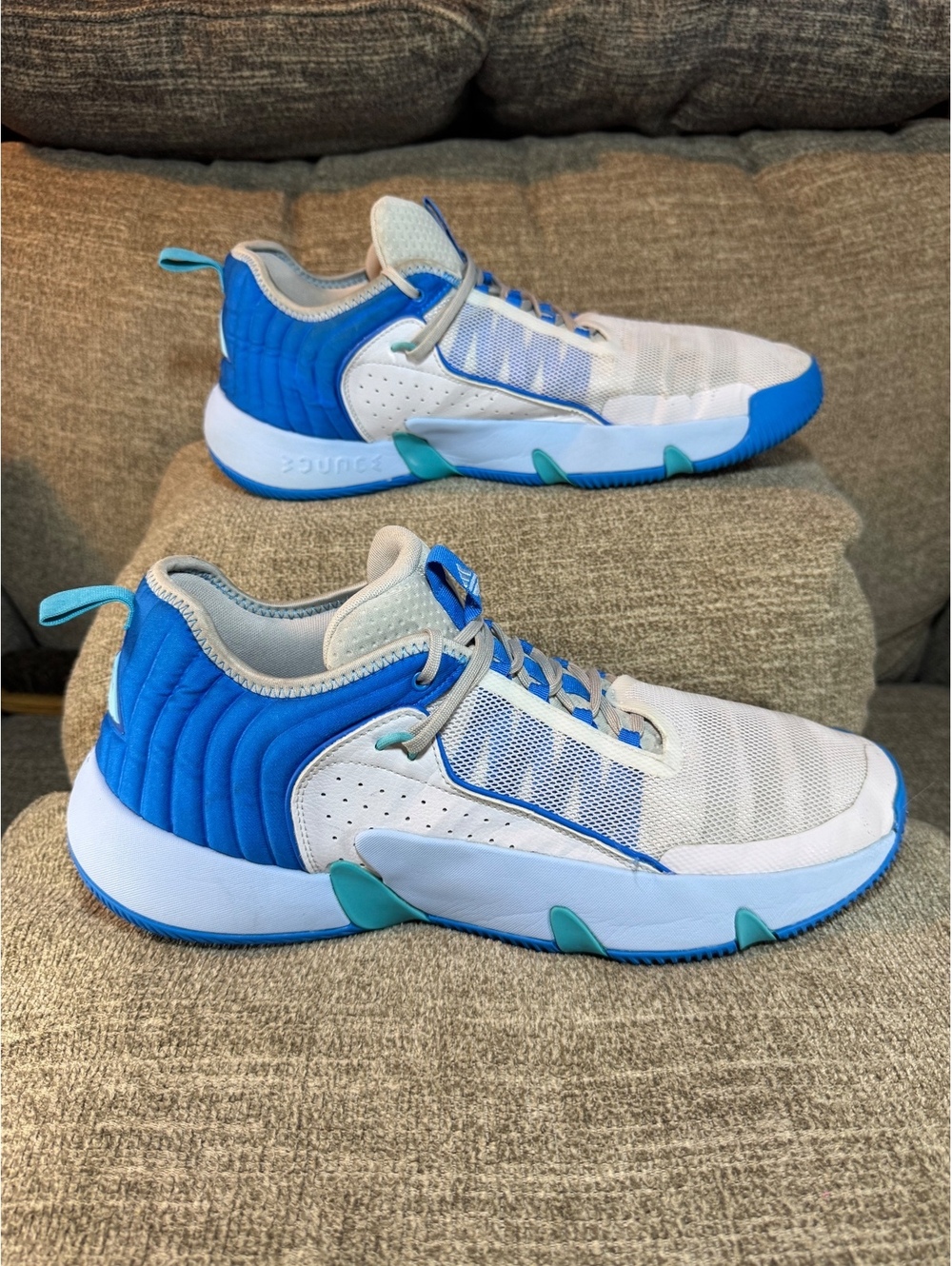 adidas Trae Unlimited Basketball Shoes Dash Grey Bright Blue Size 15